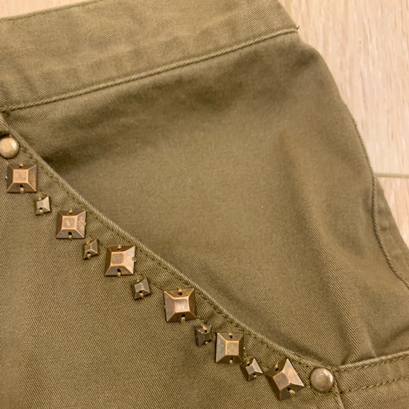 Ruby Rd Army Green Pants | Rock Stud Pockets | Size 6 | Great Used Condition - Picture 5 of 7